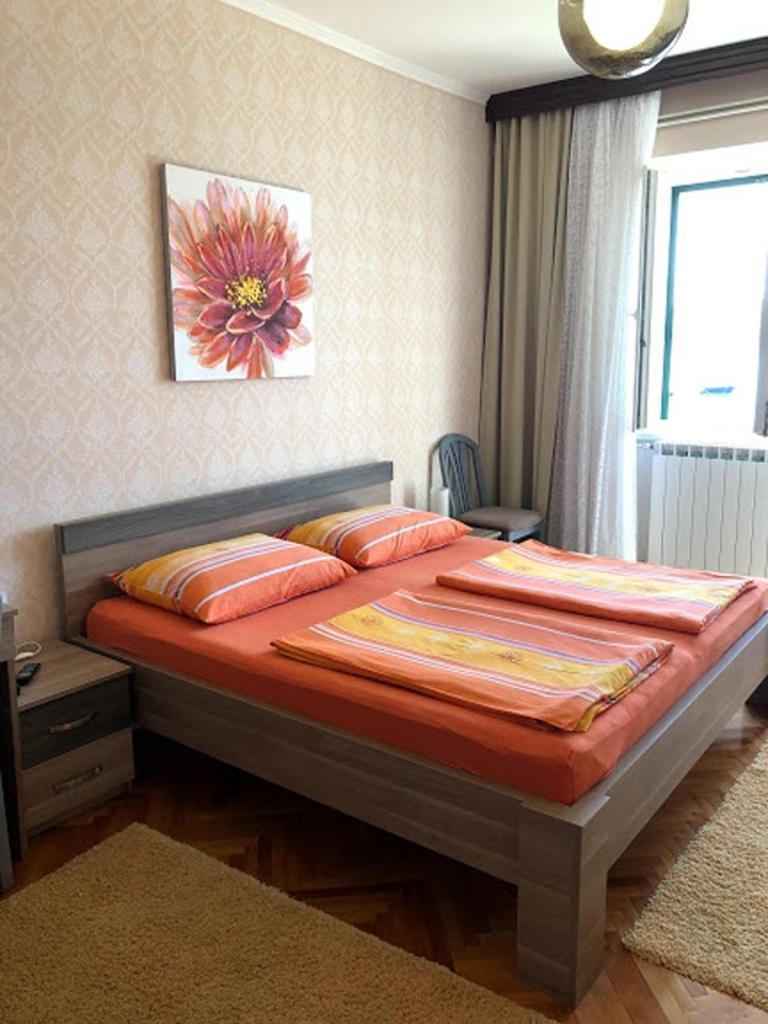 Apartments And Rooms By The Sea Barbat, Rab - 4973 Rab Town Eksteriør bilde