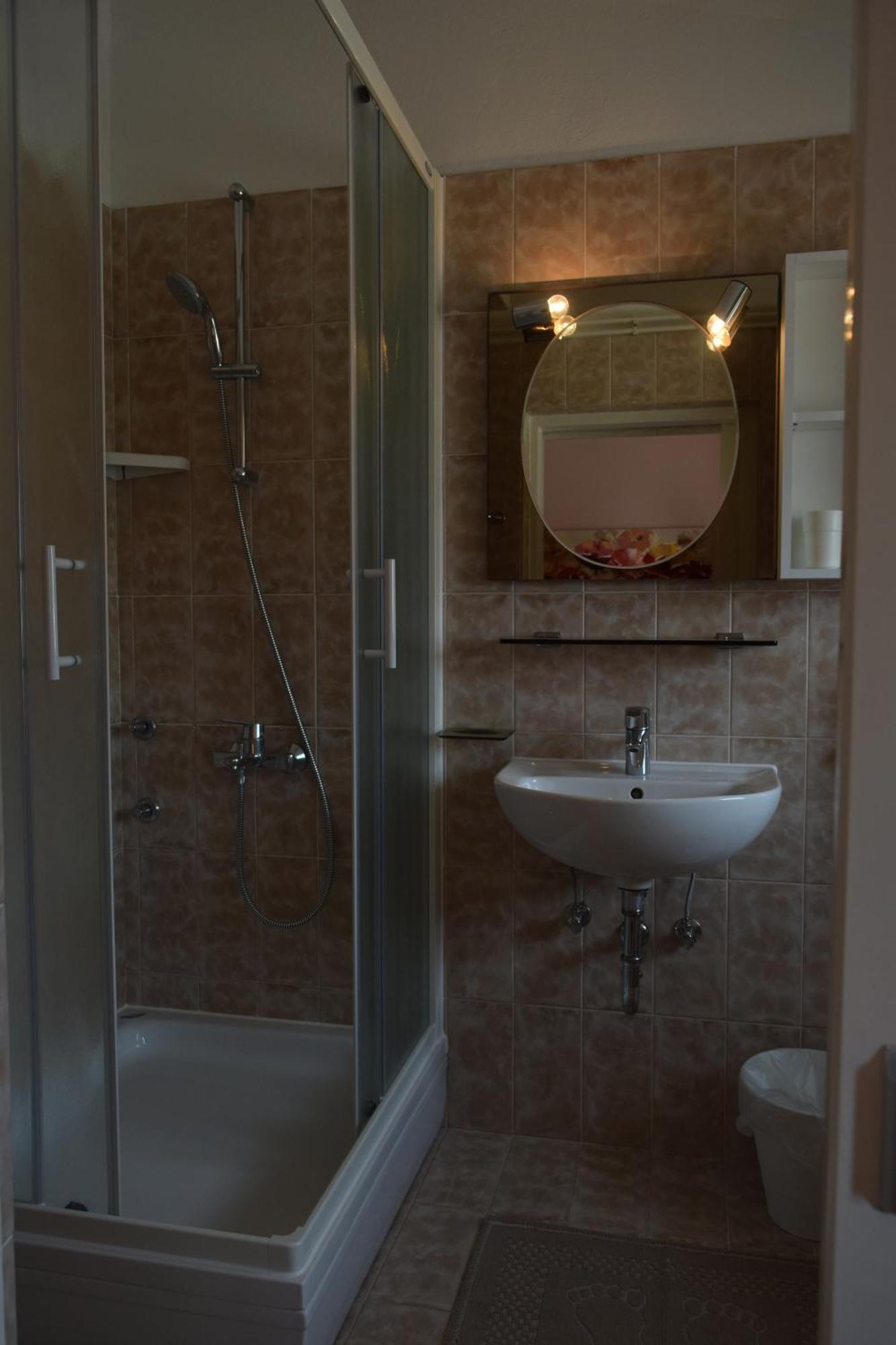 Apartments And Rooms By The Sea Barbat, Rab - 4973 Rab Town Eksteriør bilde