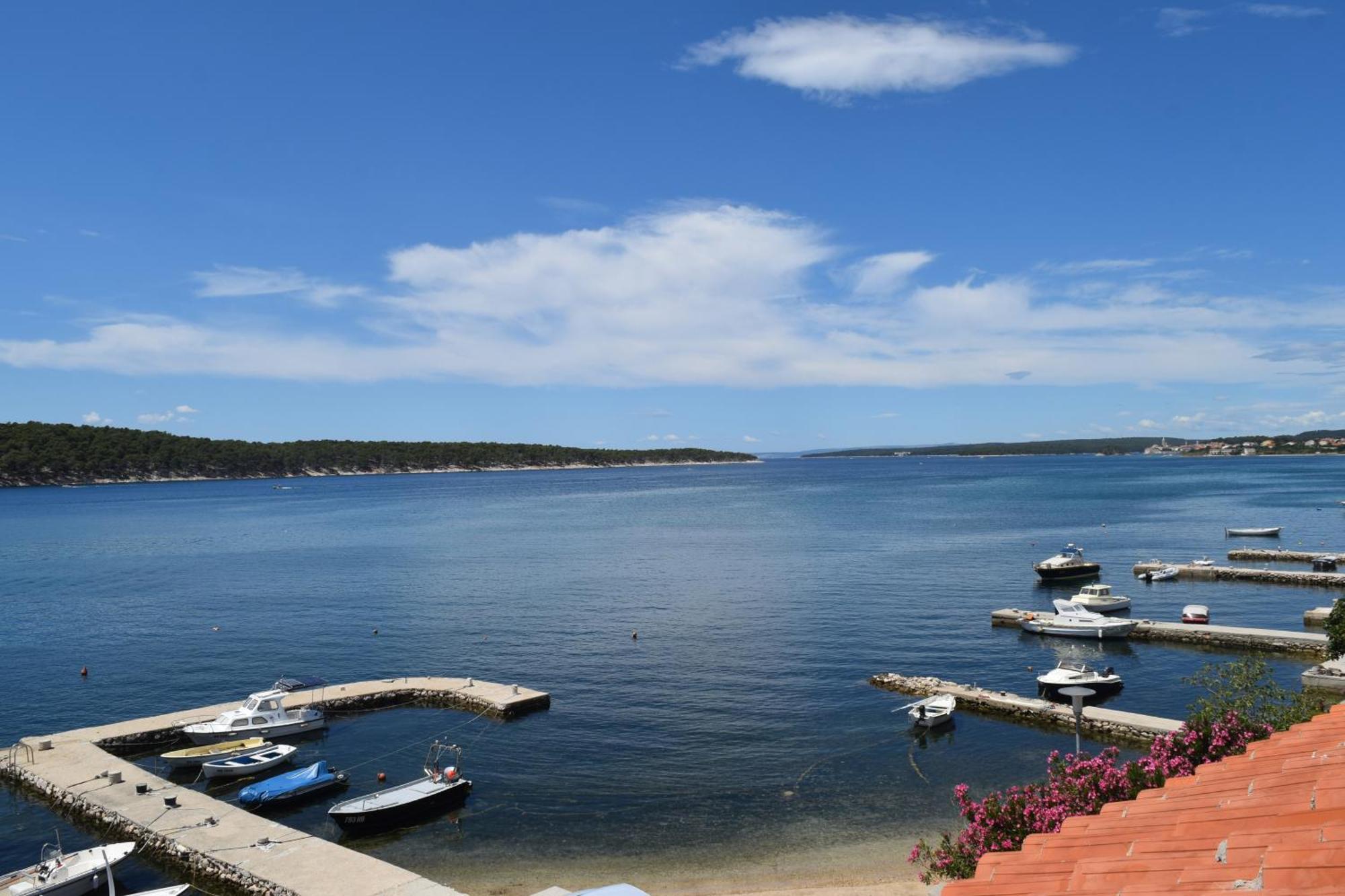 Apartments And Rooms By The Sea Barbat, Rab - 4973 Rab Town Eksteriør bilde