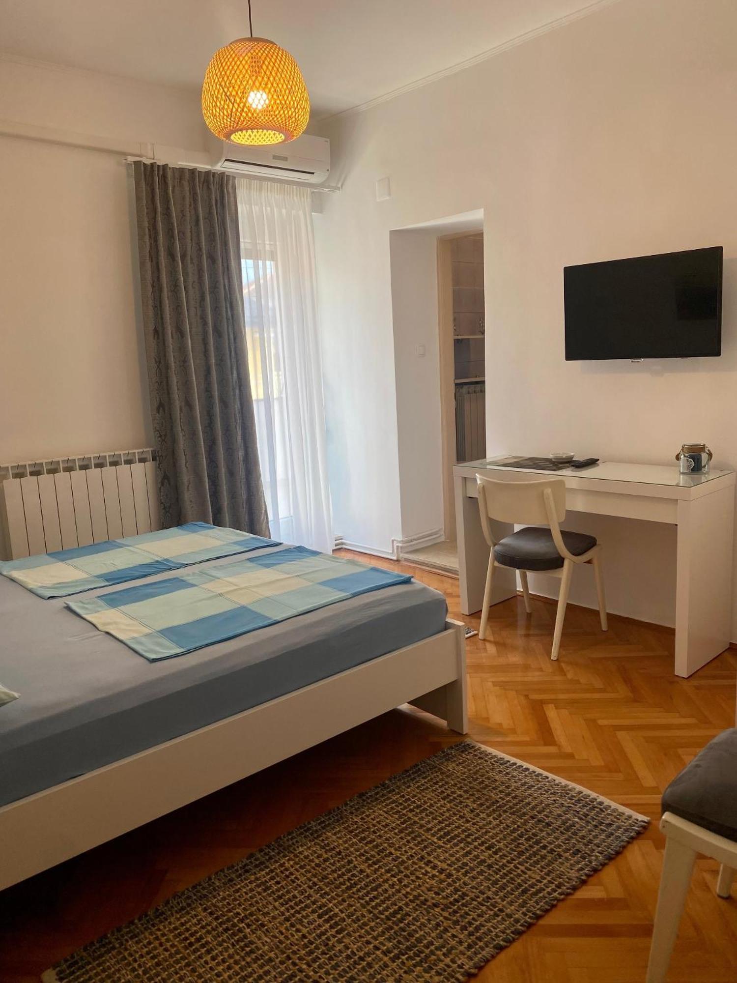 Apartments And Rooms By The Sea Barbat, Rab - 4973 Rab Town Rom bilde