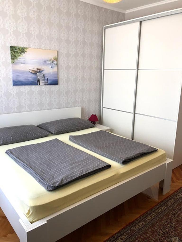 Apartments And Rooms By The Sea Barbat, Rab - 4973 Rab Town Rom bilde