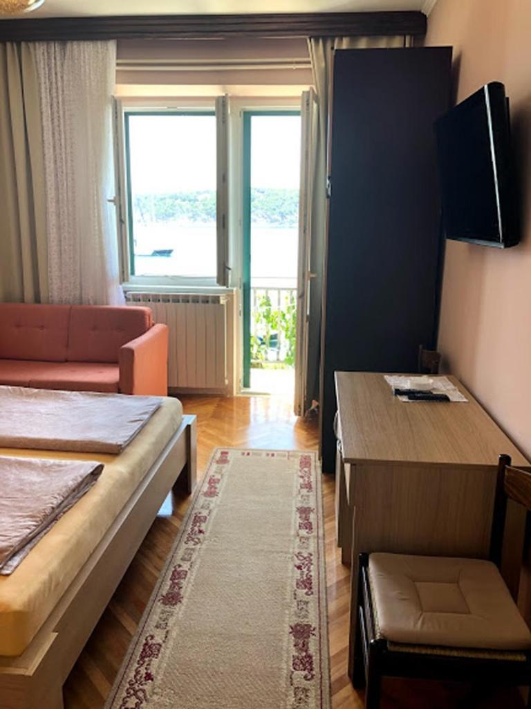 Apartments And Rooms By The Sea Barbat, Rab - 4973 Rab Town Rom bilde