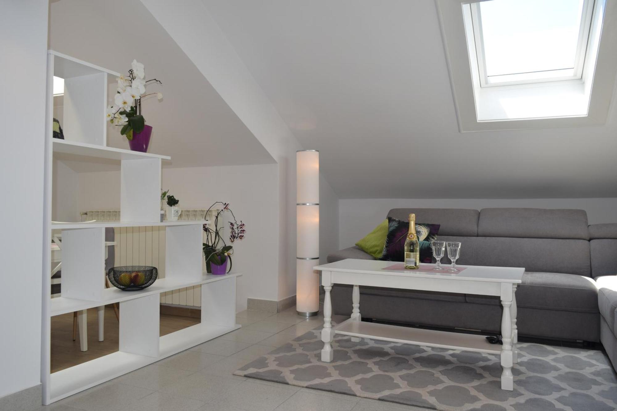 Apartments And Rooms By The Sea Barbat, Rab - 4973 Rab Town Rom bilde