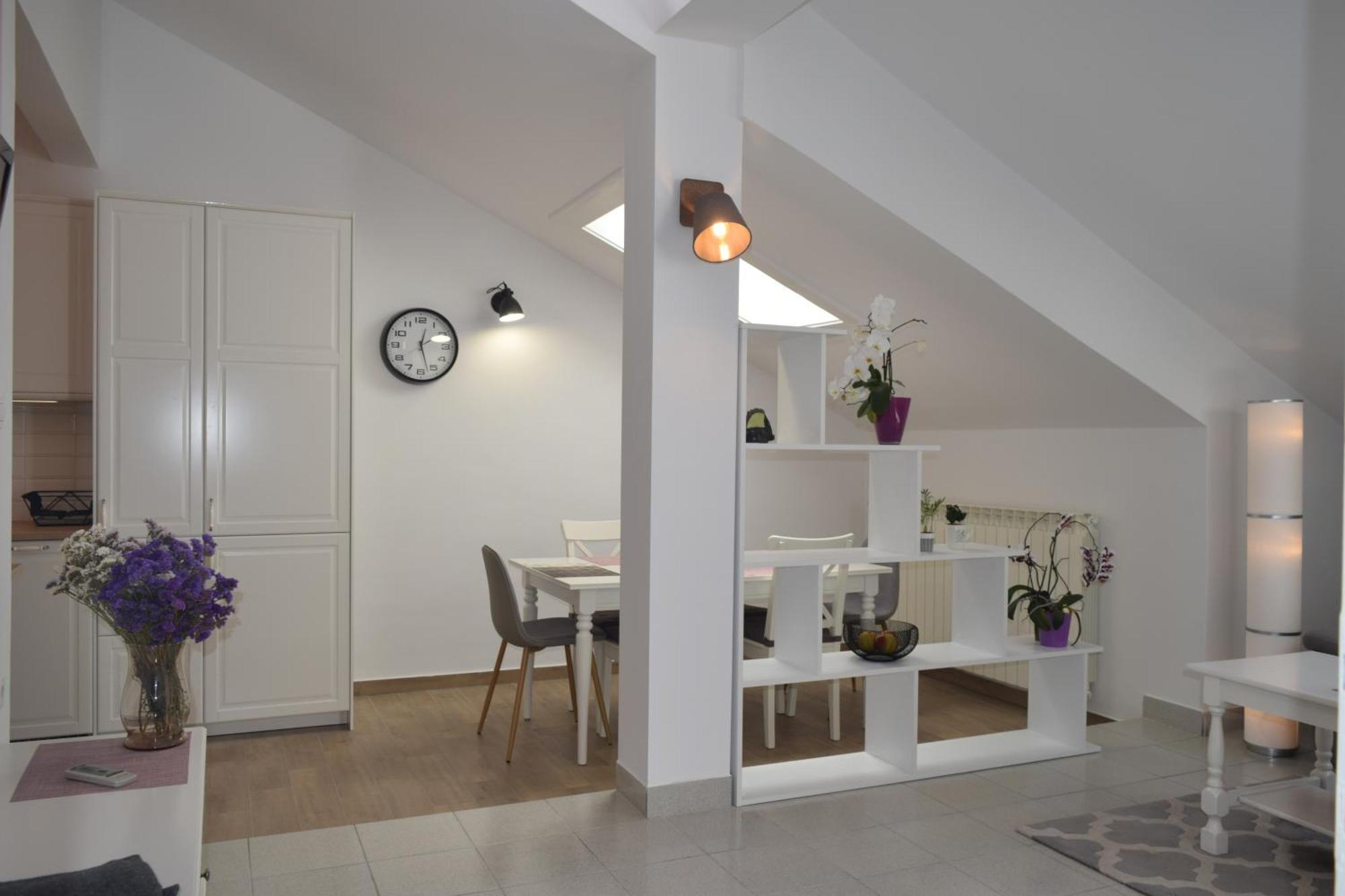 Apartments And Rooms By The Sea Barbat, Rab - 4973 Rab Town Rom bilde