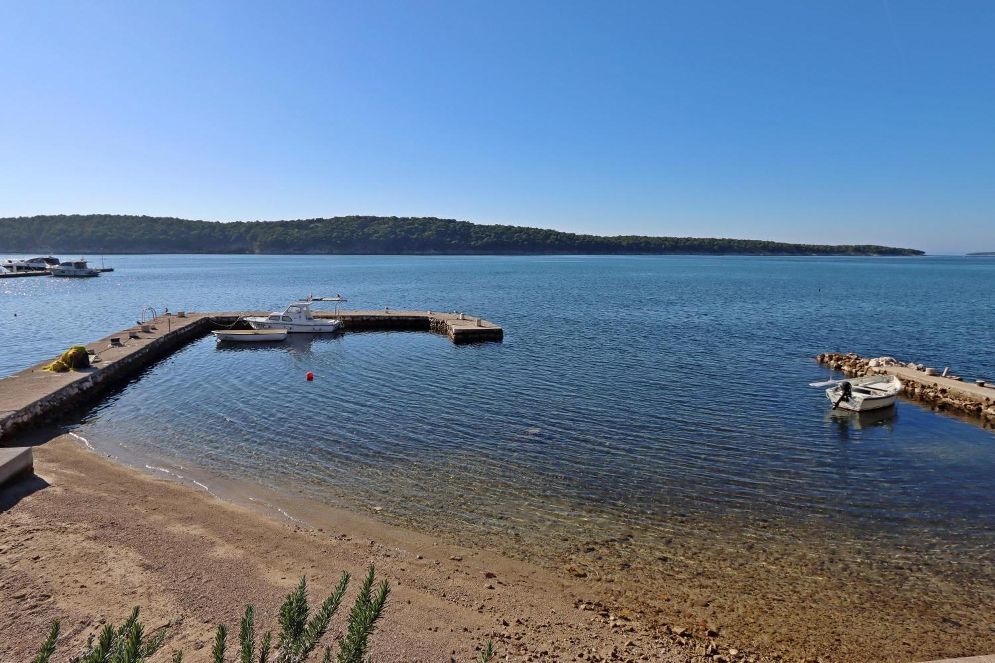 Apartments And Rooms By The Sea Barbat, Rab - 4973 Rab Town Eksteriør bilde